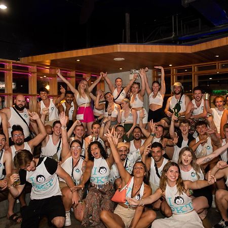 Mad Monkey Phuket Hostel Patong Luaran gambar