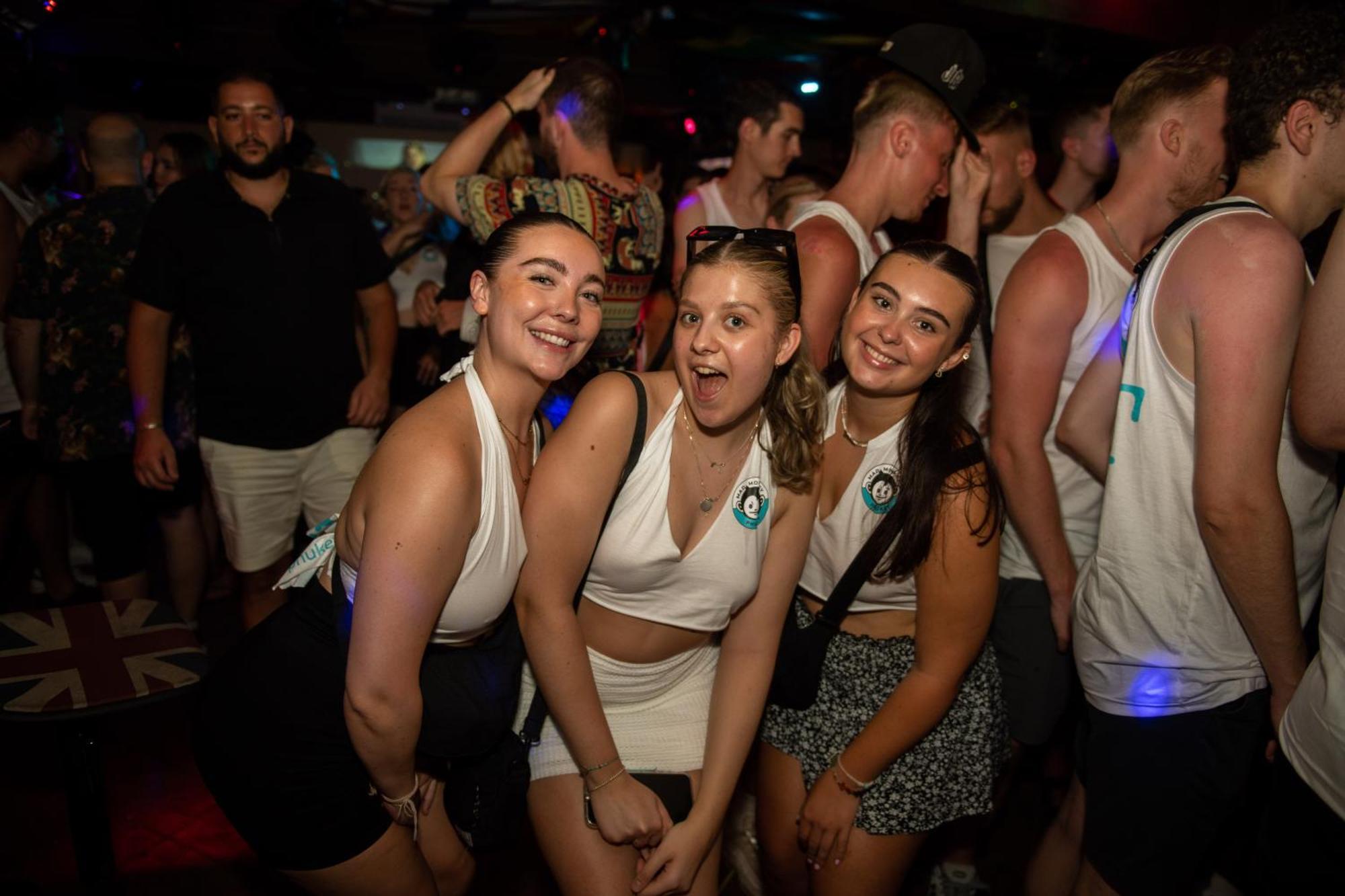 Mad Monkey Phuket Hostel Patong Luaran gambar