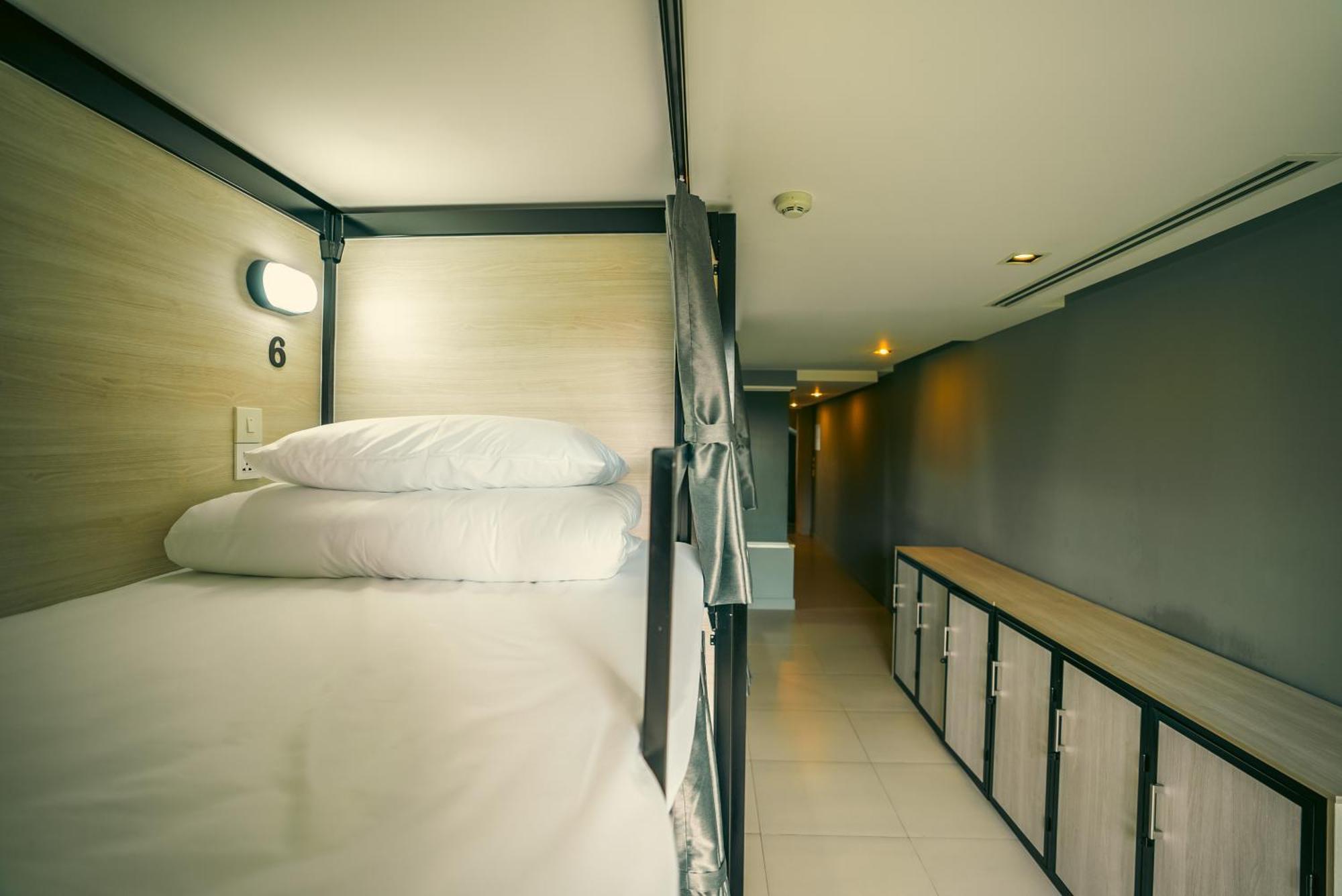 Mad Monkey Phuket Hostel Patong Luaran gambar