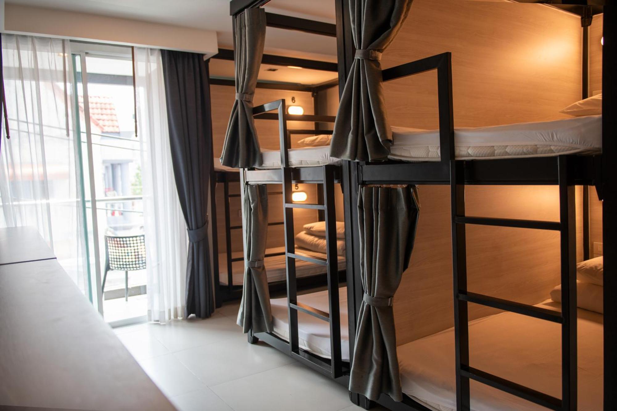 Mad Monkey Phuket Hostel Patong Luaran gambar