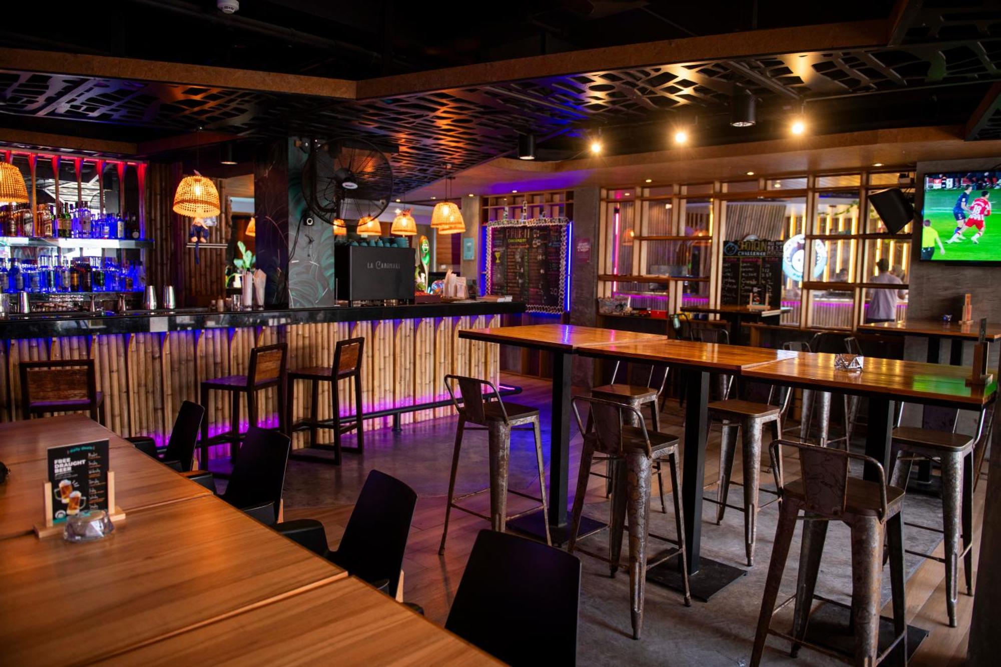 Mad Monkey Phuket Hostel Patong Luaran gambar